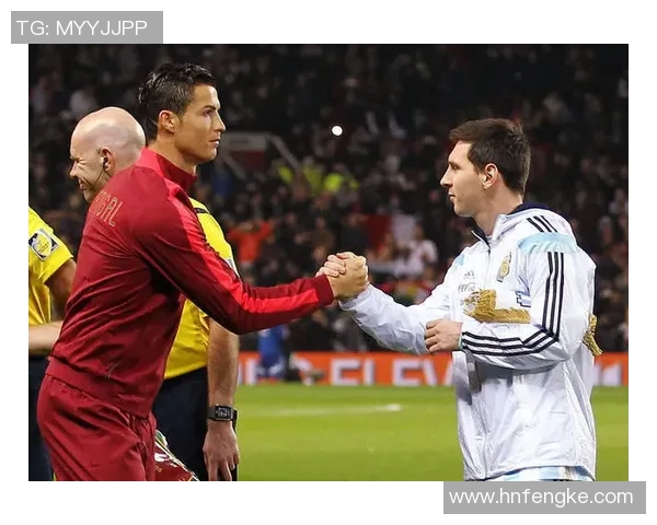 足球巨星闪耀登场 全球球迷热情迎接明星球员精彩亮相活动 足球巨星闪耀登场 全球球迷热情迎接明星球员精彩亮相活动