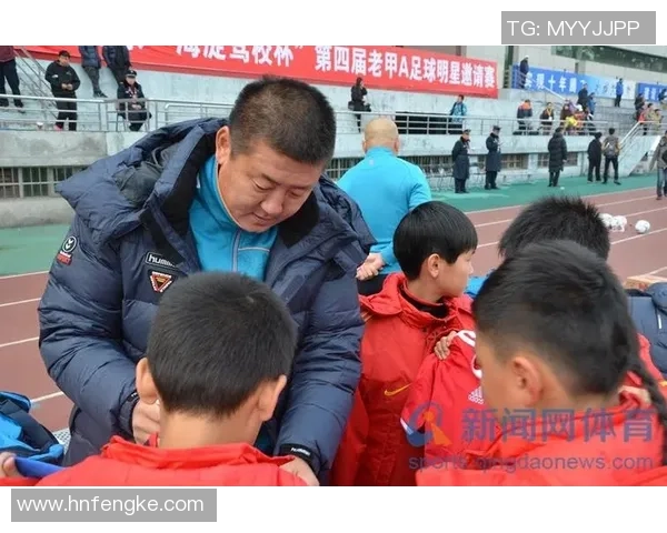 海南业余足球球星闪耀绿茵谱写草根追梦新篇章 海南业余足球球星闪耀绿茵谱写草根追梦新篇章